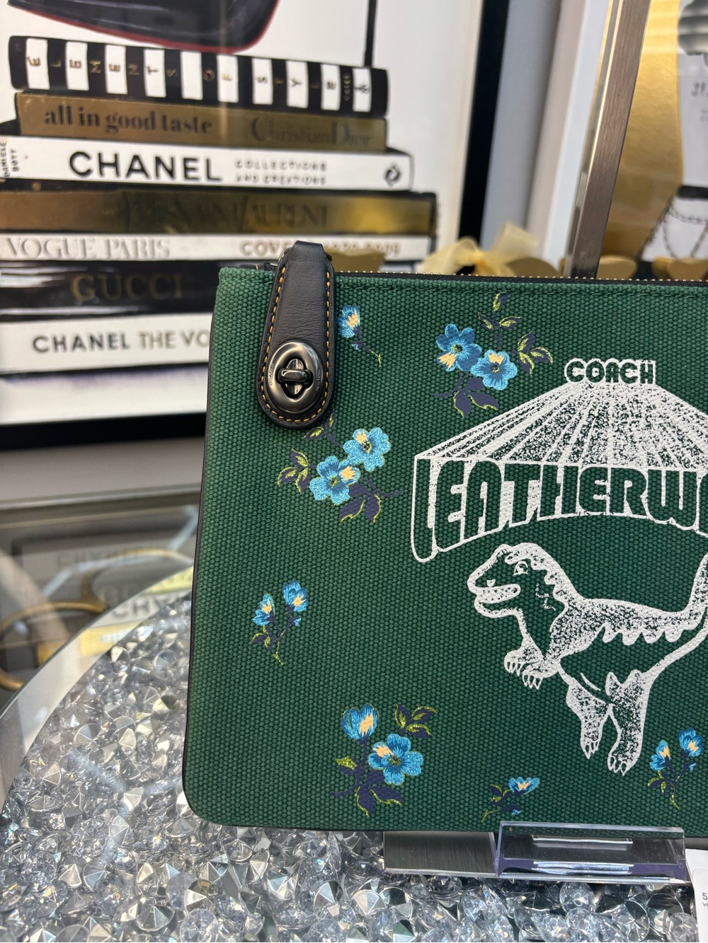 COACH Rexy Canvas Turnlock Pouch 26 in green NWT - Picture 4 of 14